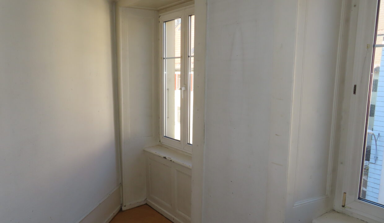 Appartement 7 pièces Place d'Arme 1A (14)