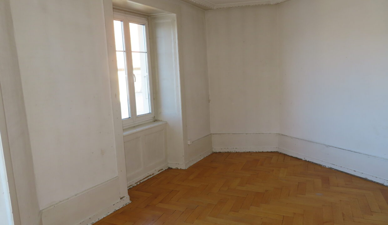 Appartement 7 pièces Place d'Arme 1A (15)