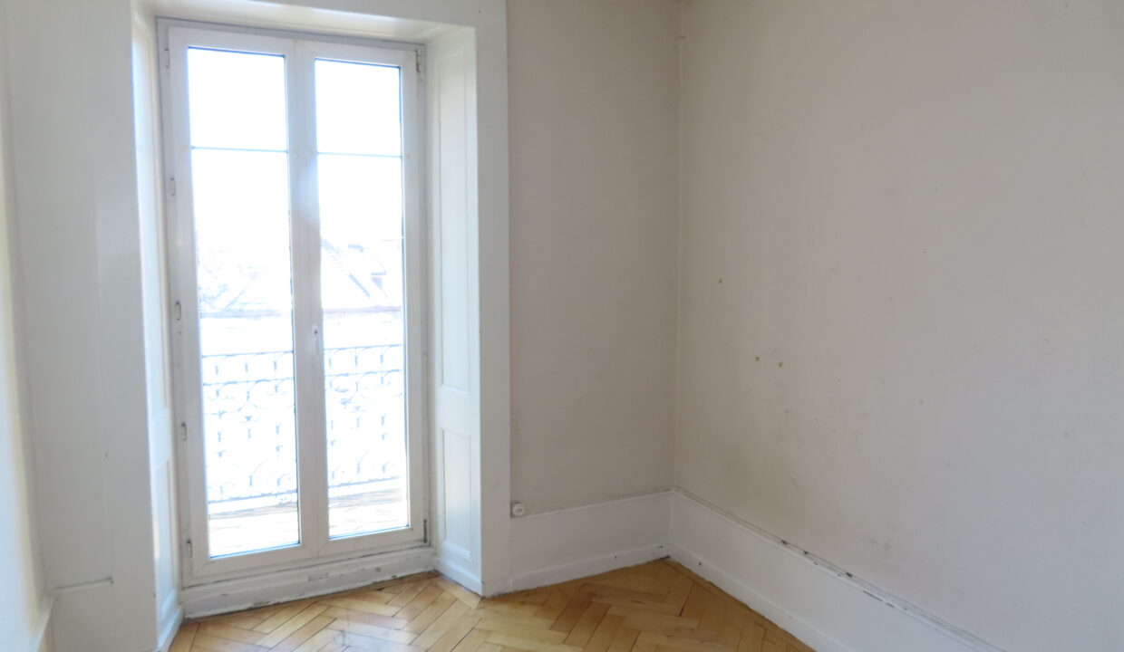 Appartement 7 pièces Place d'Arme 1A (18)