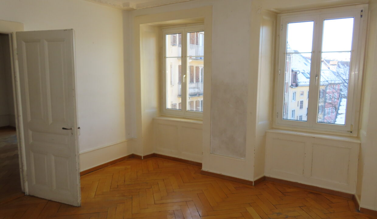 Appartement 7 pièces Place d'Arme 1A (20)